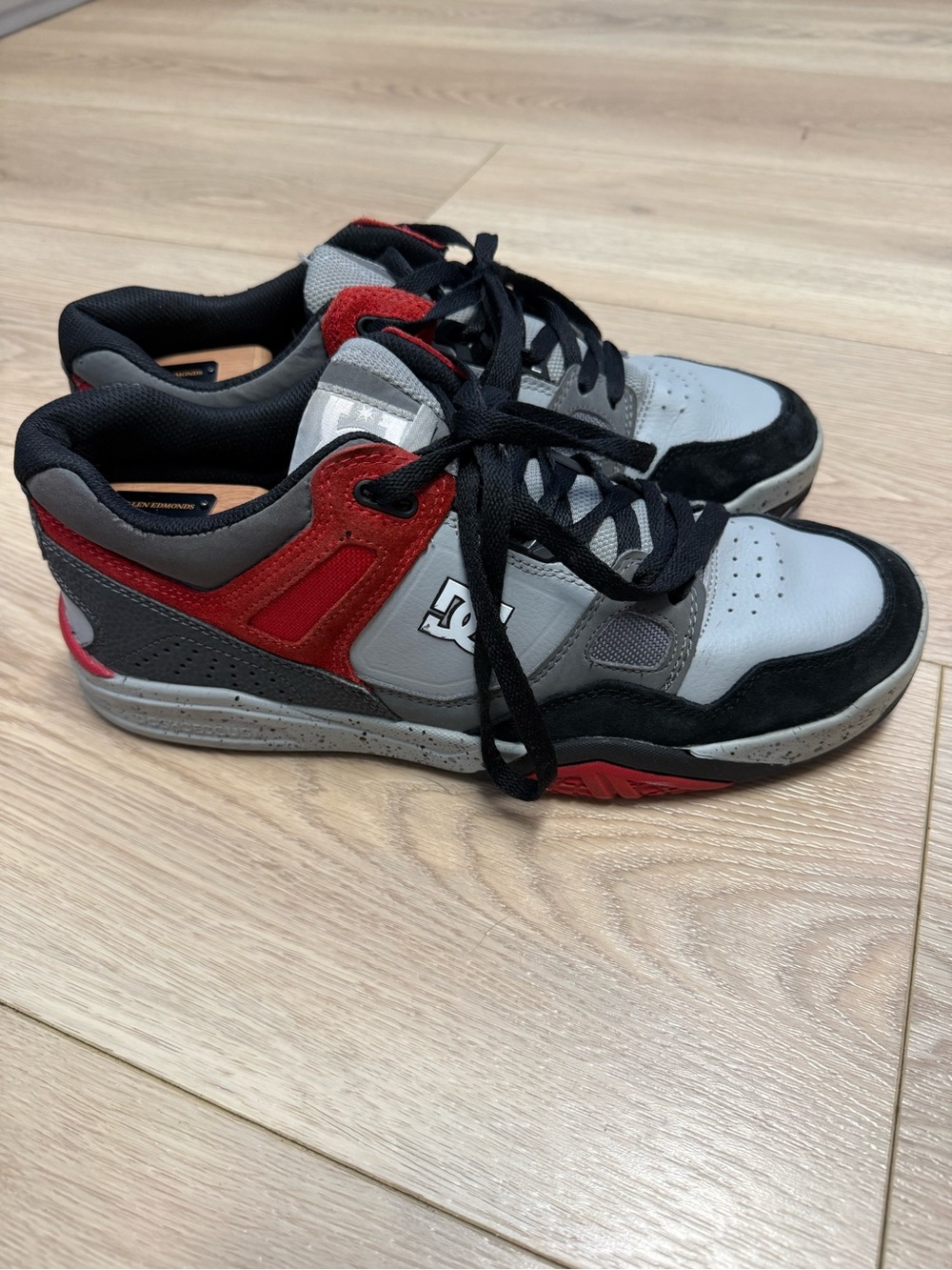 VINTAGE Y2K DC Stag Skater
Shoes Red Grey Black Men’s Size 11